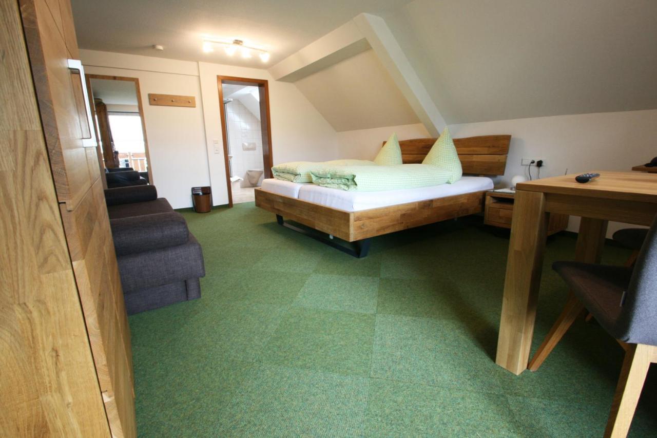 Doppelzimmer mit Balkon