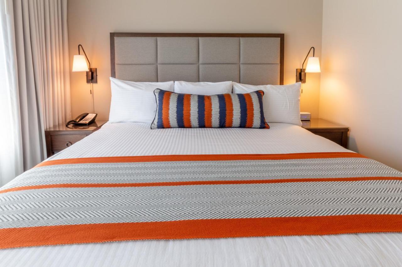 Resort Micro Room King Bed