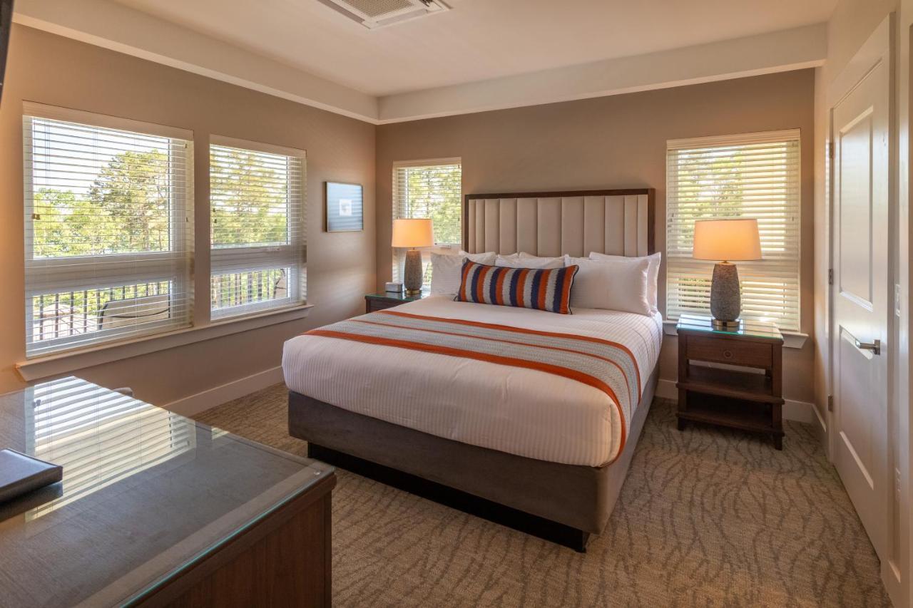 Resort Micro Room King Bed