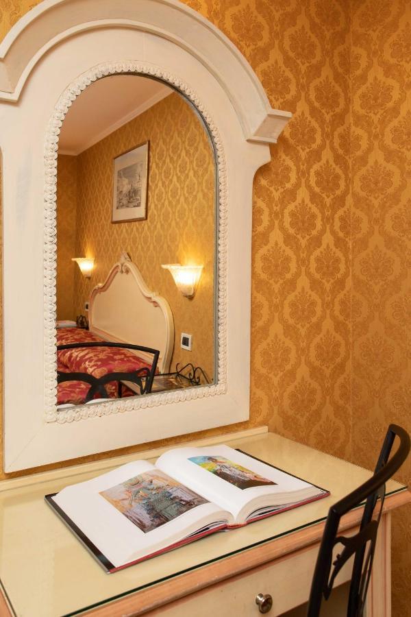 Classic Family Room - Annex,1396176467:JPEG