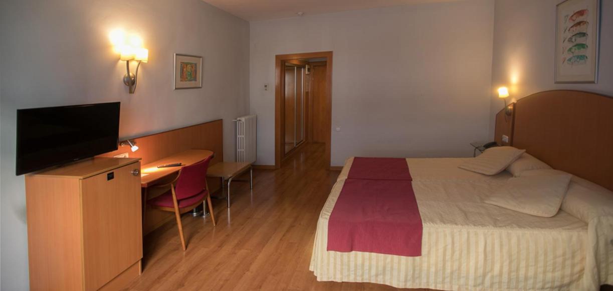 Twin Room,1228030418:JPEG