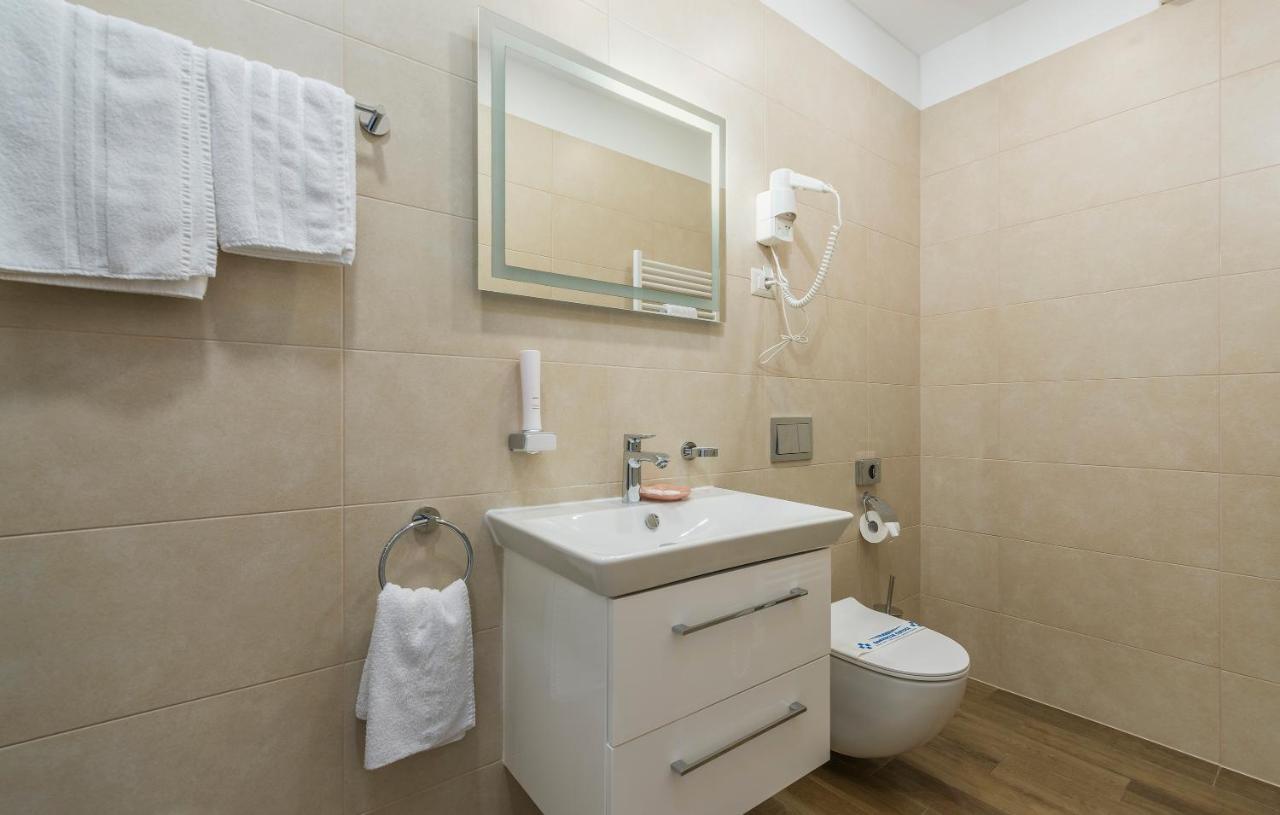 Economy Doppelzimmer mit Dachfenster