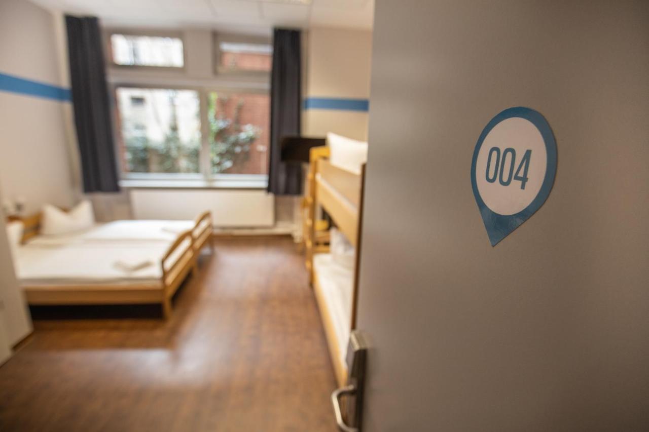 Budget Four-Bed Room,1006600141:JPEG