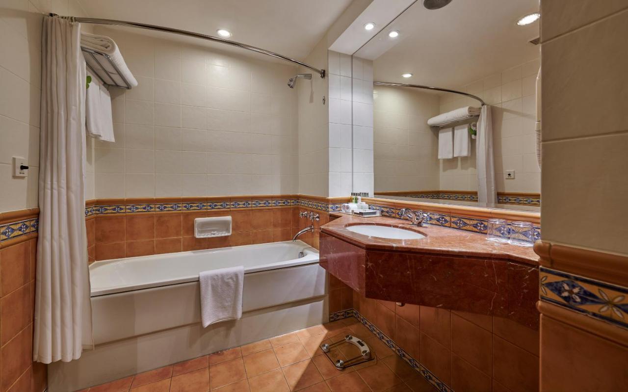 Deluxe Kamer met Kingsize Bed, Gratis Pendeldienst naar DXB Airport Terminal 1 & 3
