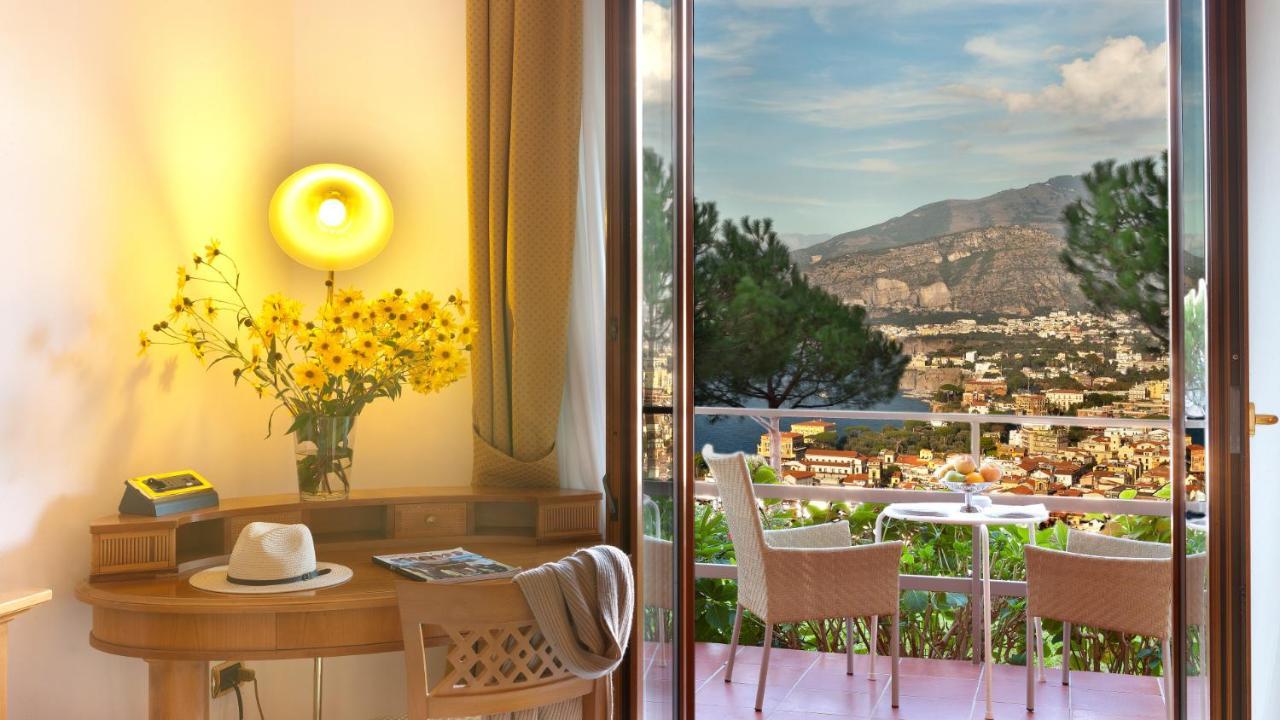 Junior Suite with Sea View,1274556391:JPEG