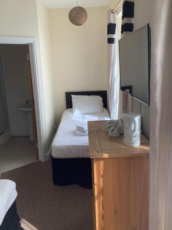 Chambre Double ou Lits Jumeaux avec Douche