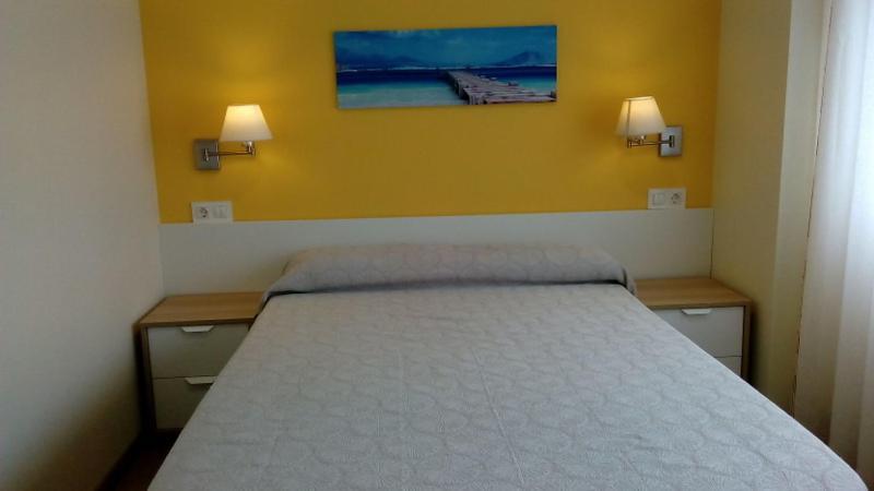 Single Room with Private Bathroom,118946839:JPEG