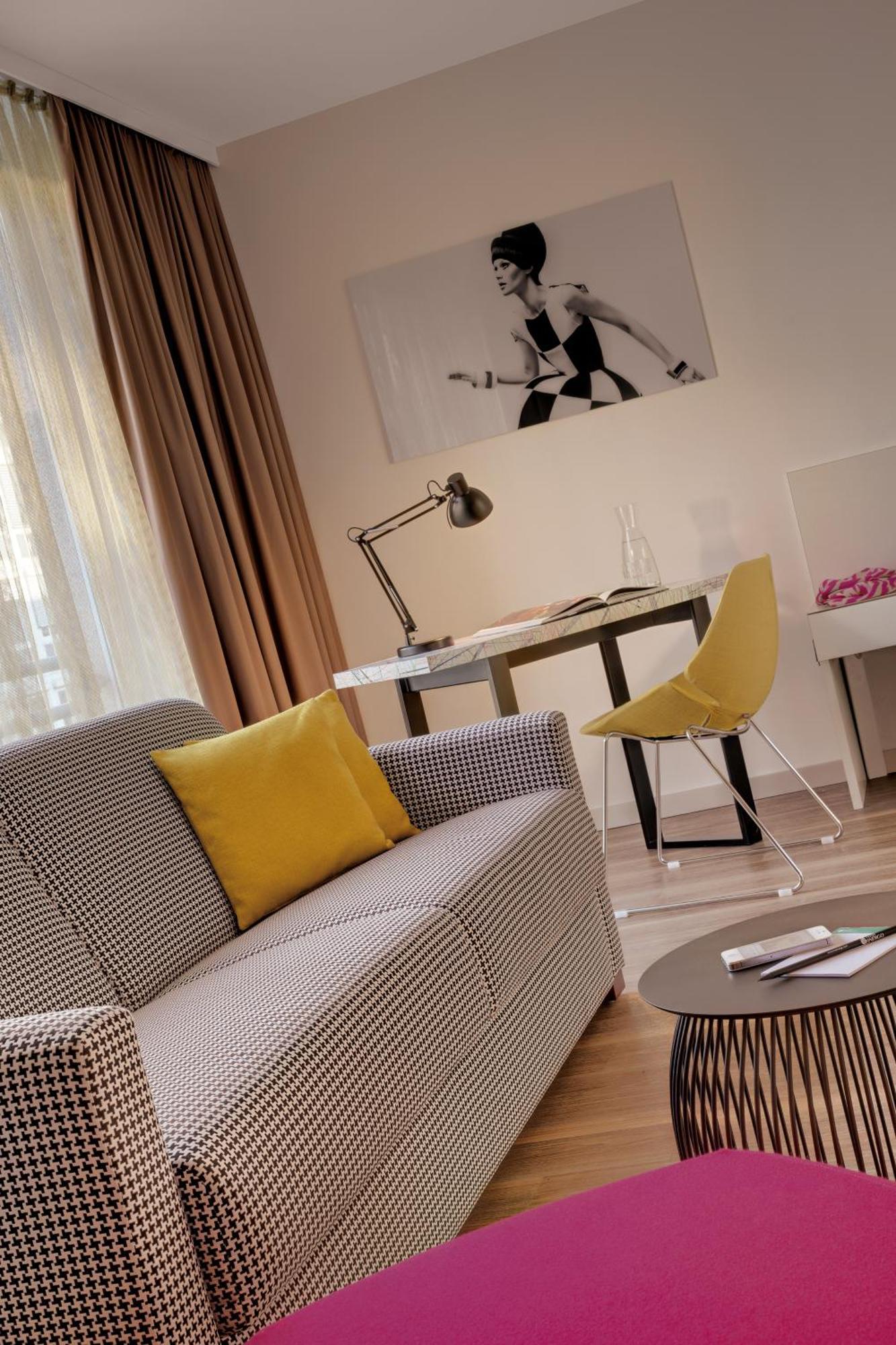 King Suite with City View,1279965976:JPEG