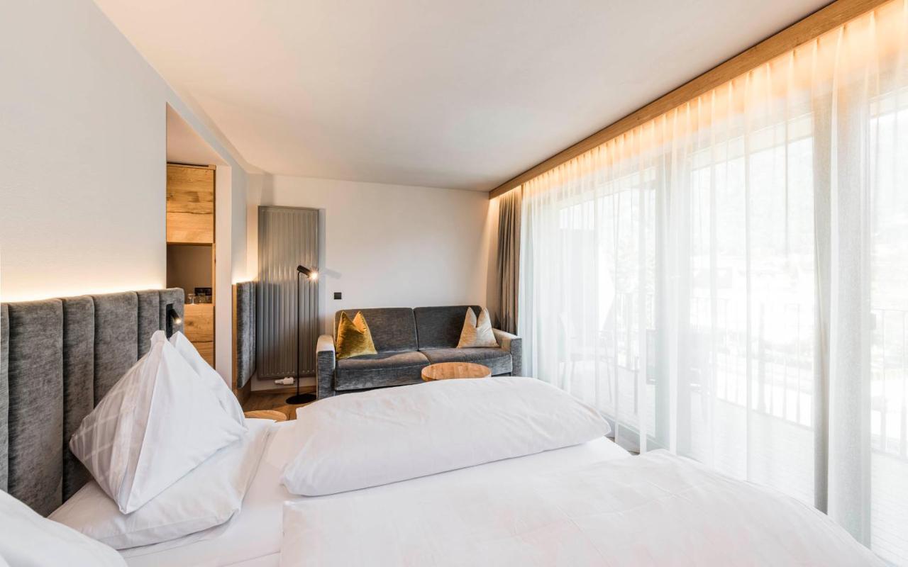 Double Room with Balcony,998206005:JPEG