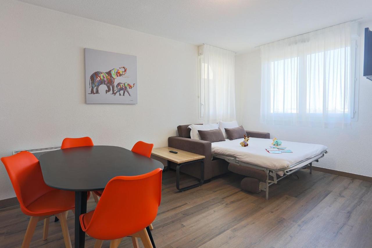Superior One-Bedroom Apartment,699852343:JPEG