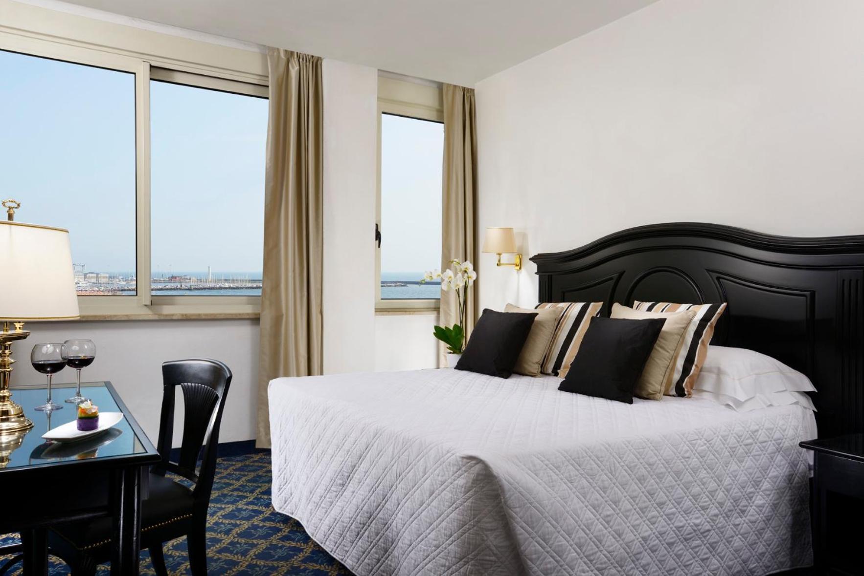 Superior Double Room with Partial Sea View,1234706015:JPEG