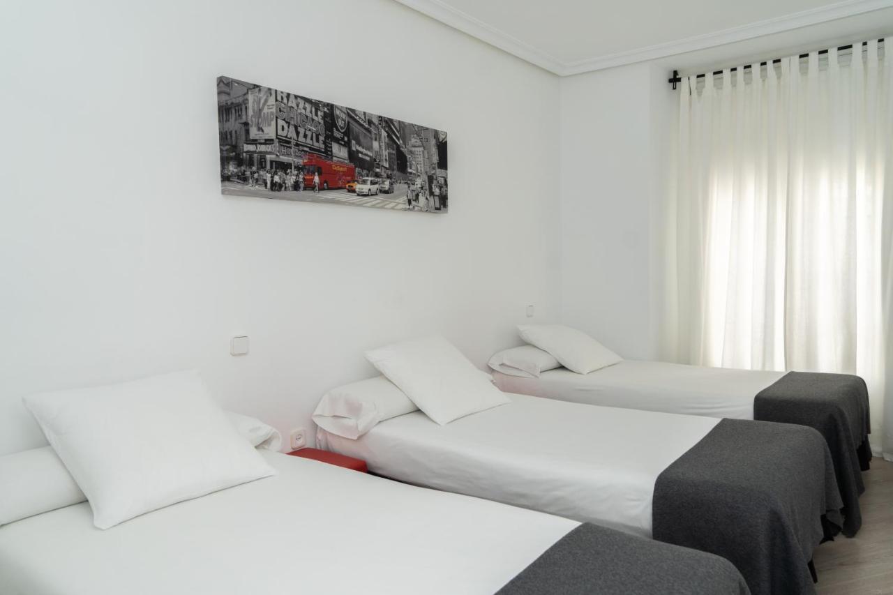 Family Room (3 Adults)