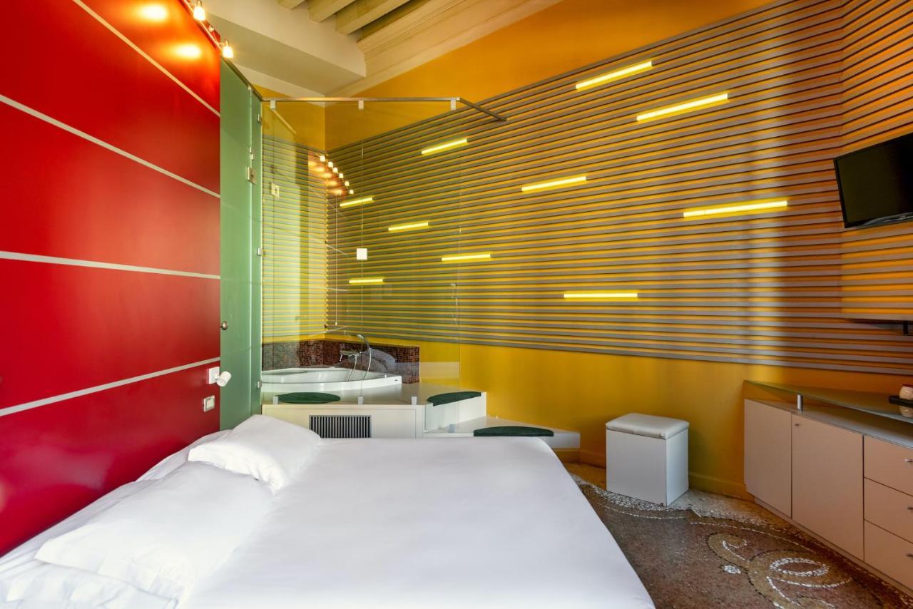 Deluxe Double Room with Spa Bath,1022363518:JPEG