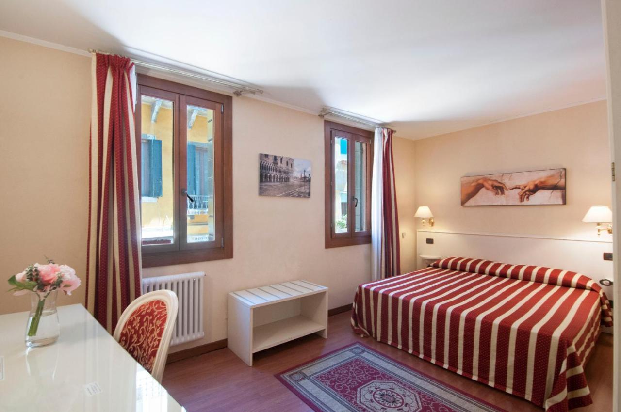 Dreibettzimmer