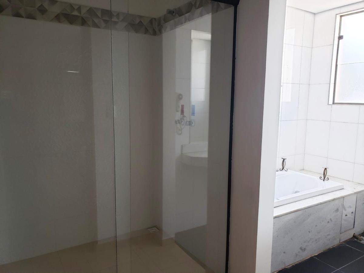 Suíte com Banheira de Hidromassagem