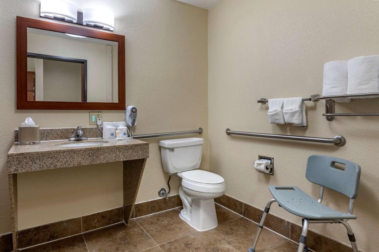 Suite with Two Queen Beds - Accessible/Non-Smoking