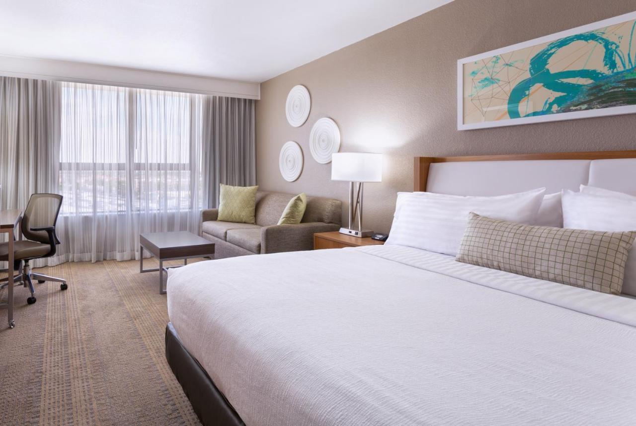 Queen Room with Two Queen Beds - Pool Side