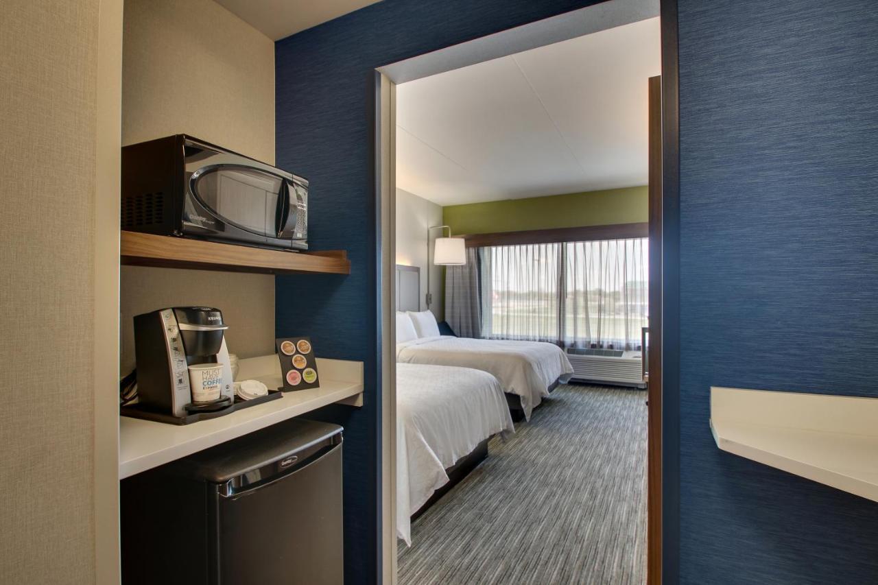 Standard Queen Room with Two Queen Beds