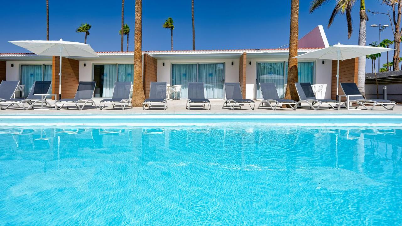 Habitación Doble con vistas a la piscina