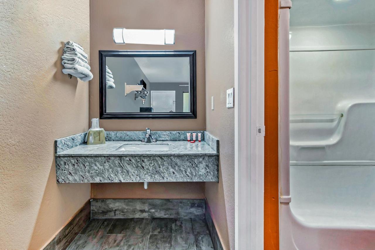 Double Room with Two Double Beds Smoking