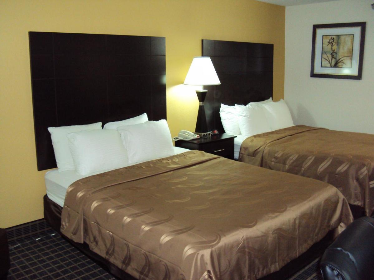Standard Queen Room