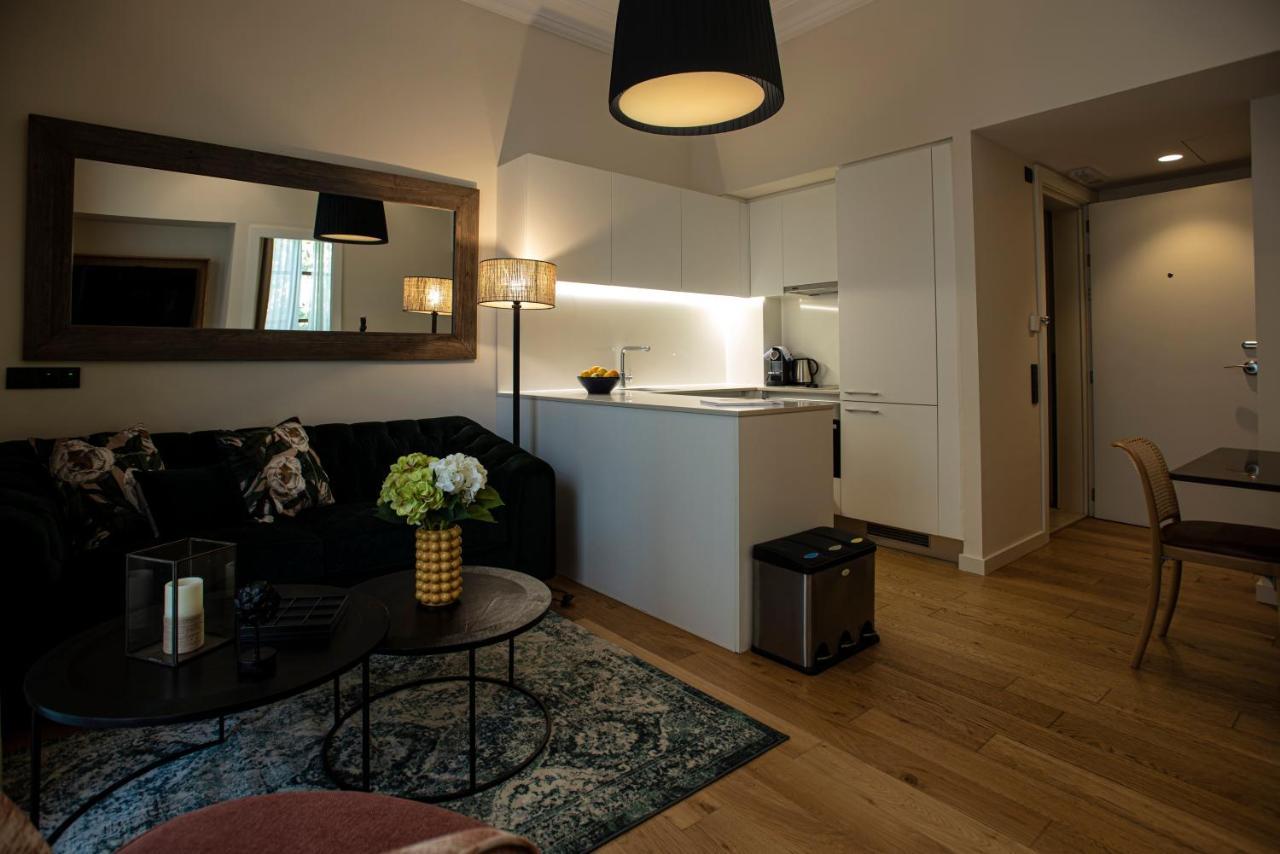 Standard Suite,1589345198:JPEG