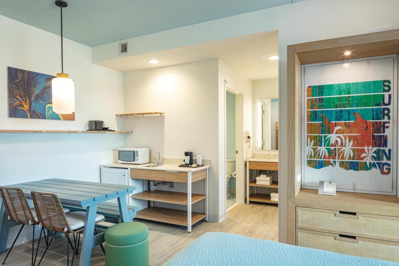 Suite de 2 Quartos com Vista da Piscina, Acessível a Pessoas com Audição Condicionada (Inclui Entrada Antecipada no Parque*)