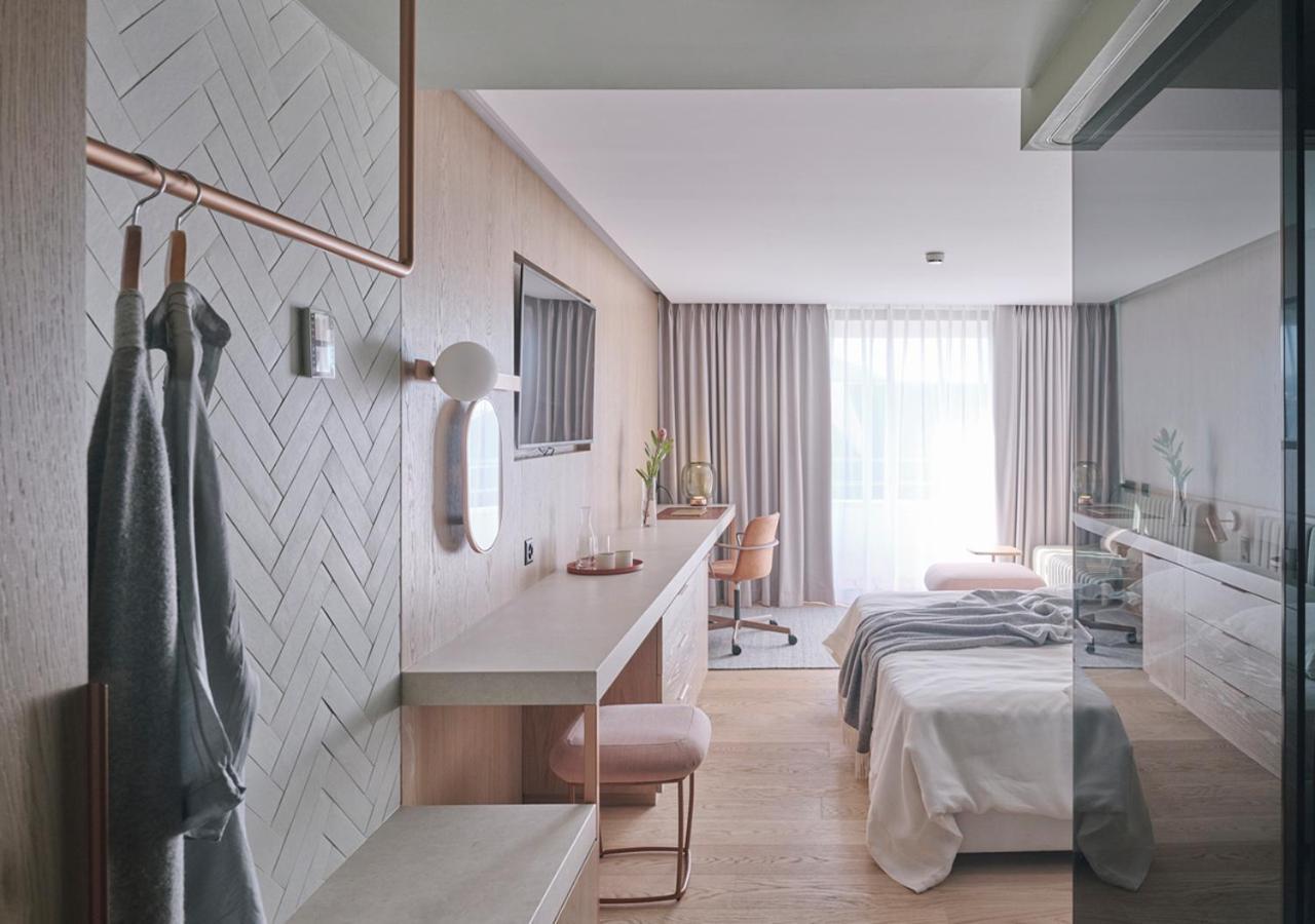 Premier Double Room with Balcony,1031123221:JPEG