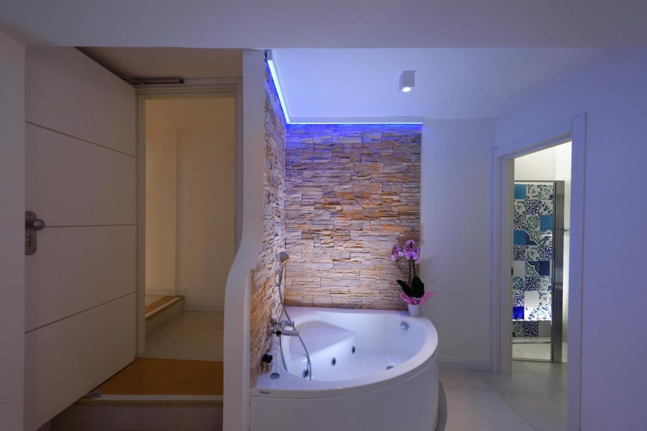 Chambre Double Deluxe avec Bain à Remous Privé