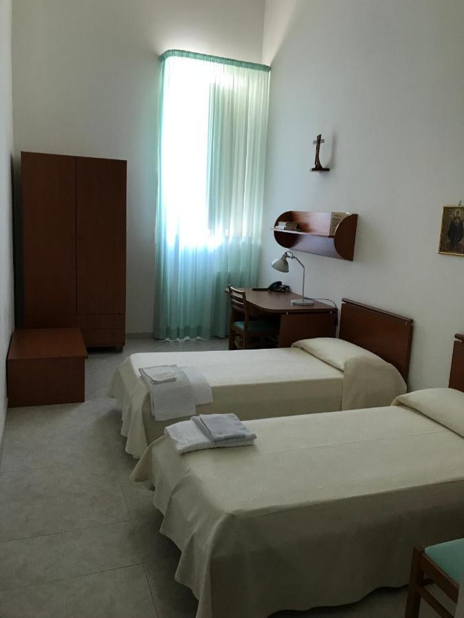 Camera Doppia con Letti Singoli con Bagno
