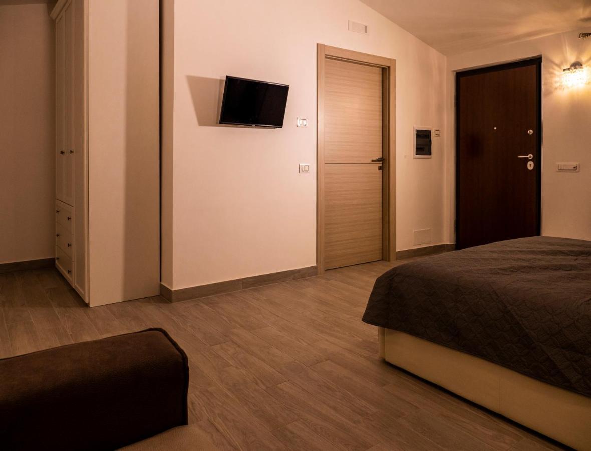 Deluxe Triple Room,1033350767:JPEG