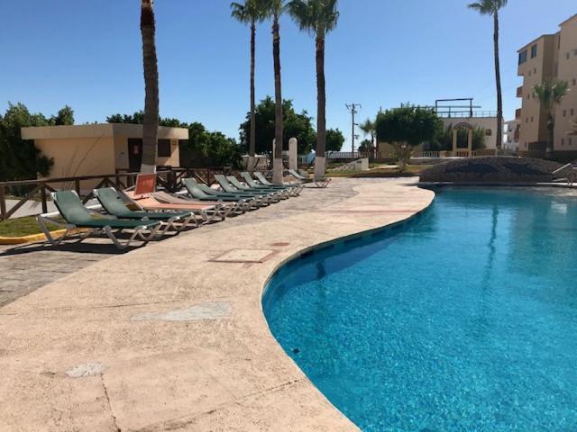 Apartment with Pool View