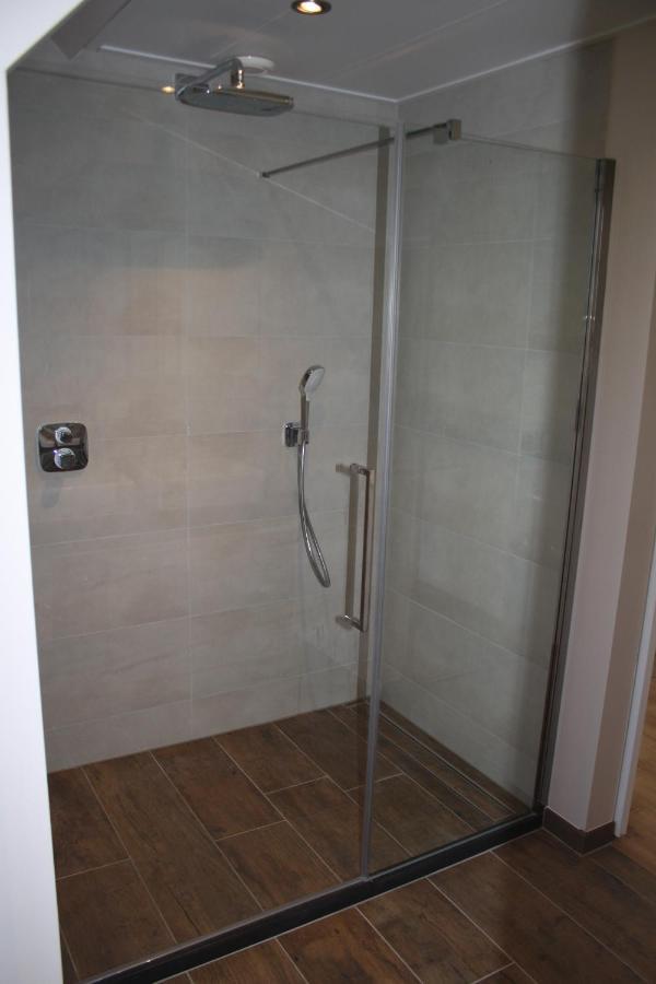 Large Double Room,1033573541:JPEG