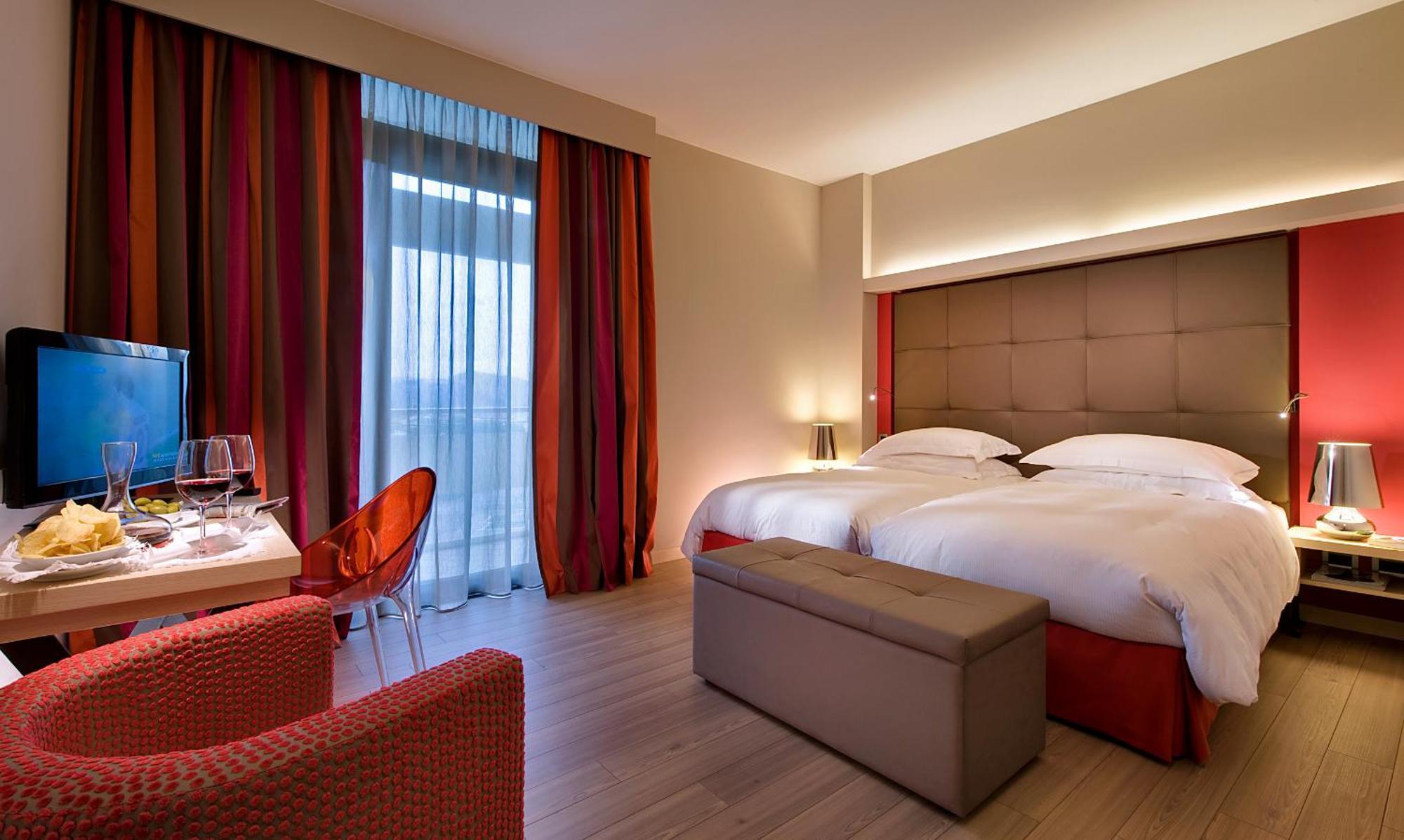 Standard Double or Twin Room,154518923:JPEG
