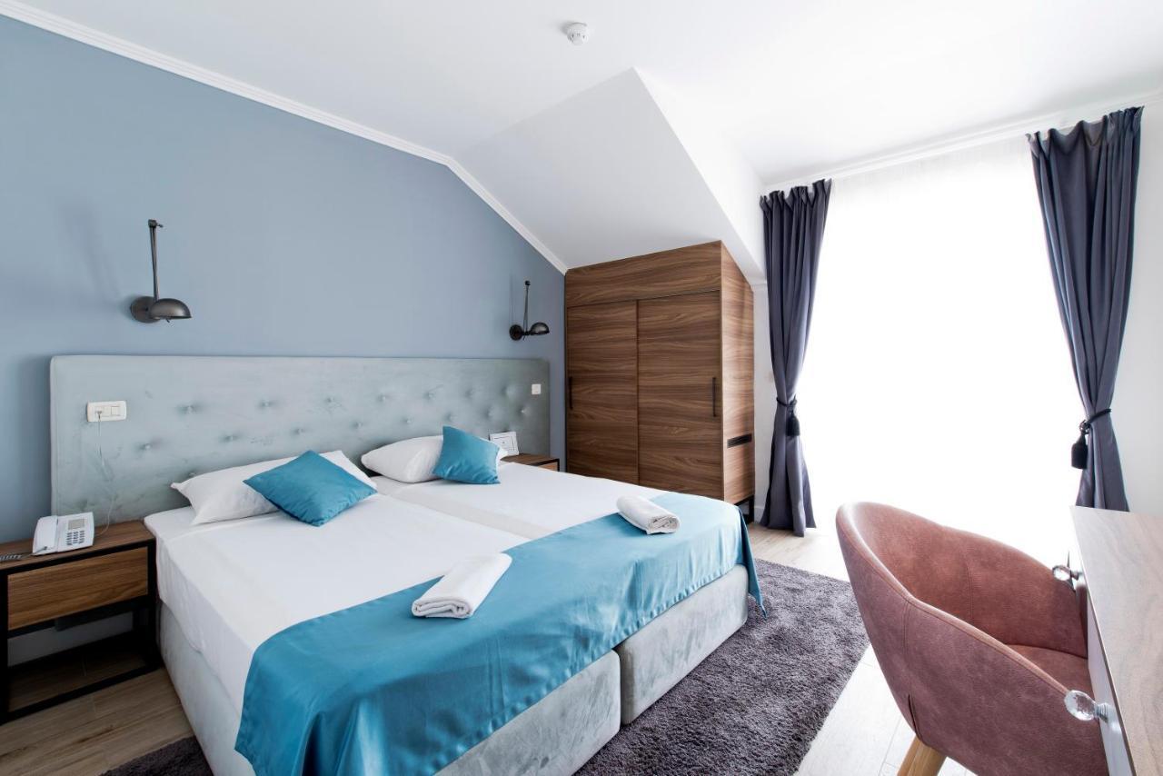 Chambre Double ou Lits Jumeaux - Vue Partielle sur Mer