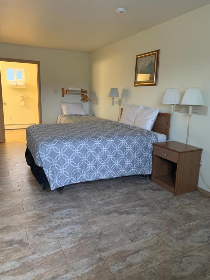 Queen & Twin ADA room