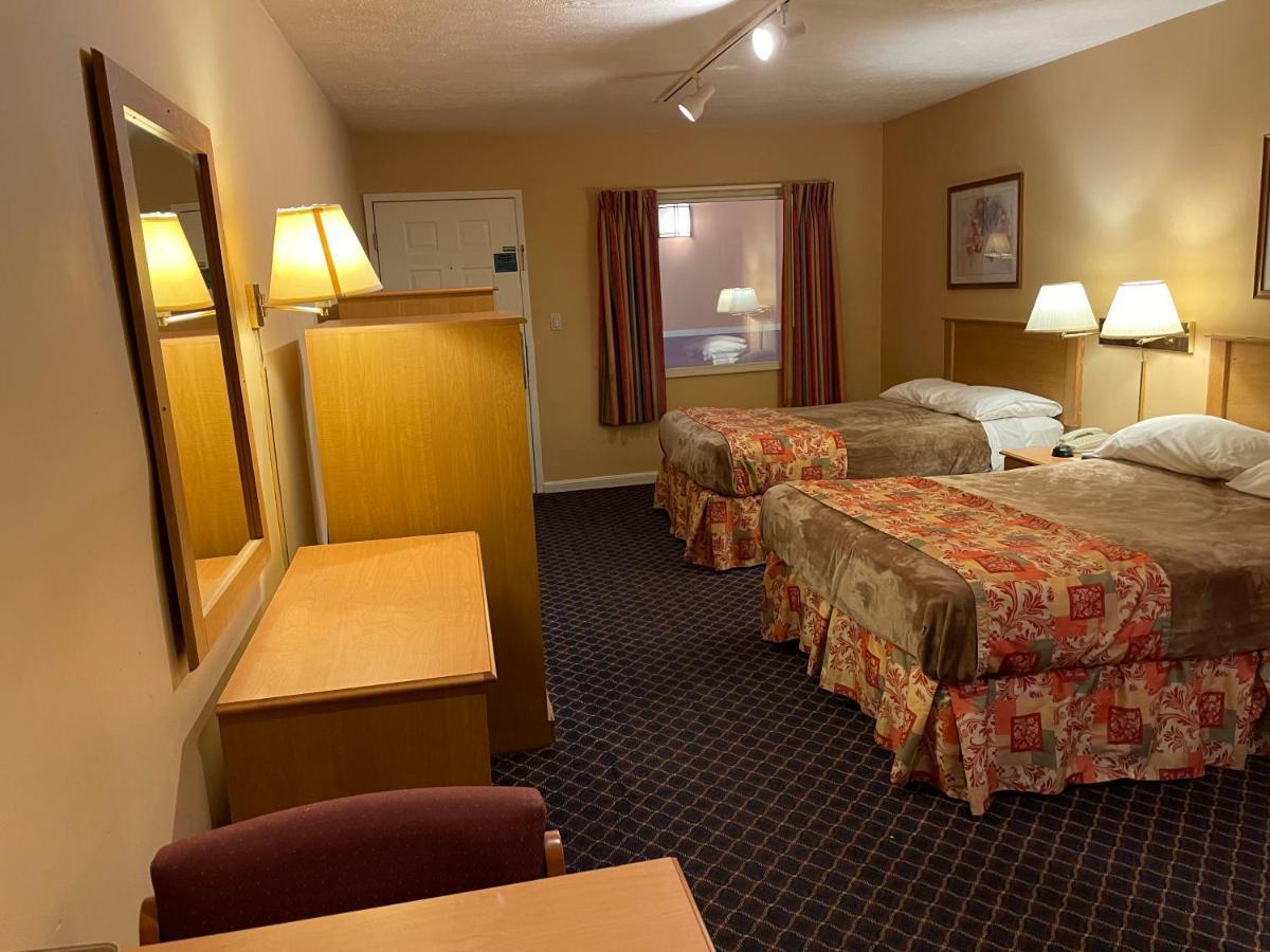 Standard Room with Two Double Beds - Smoking