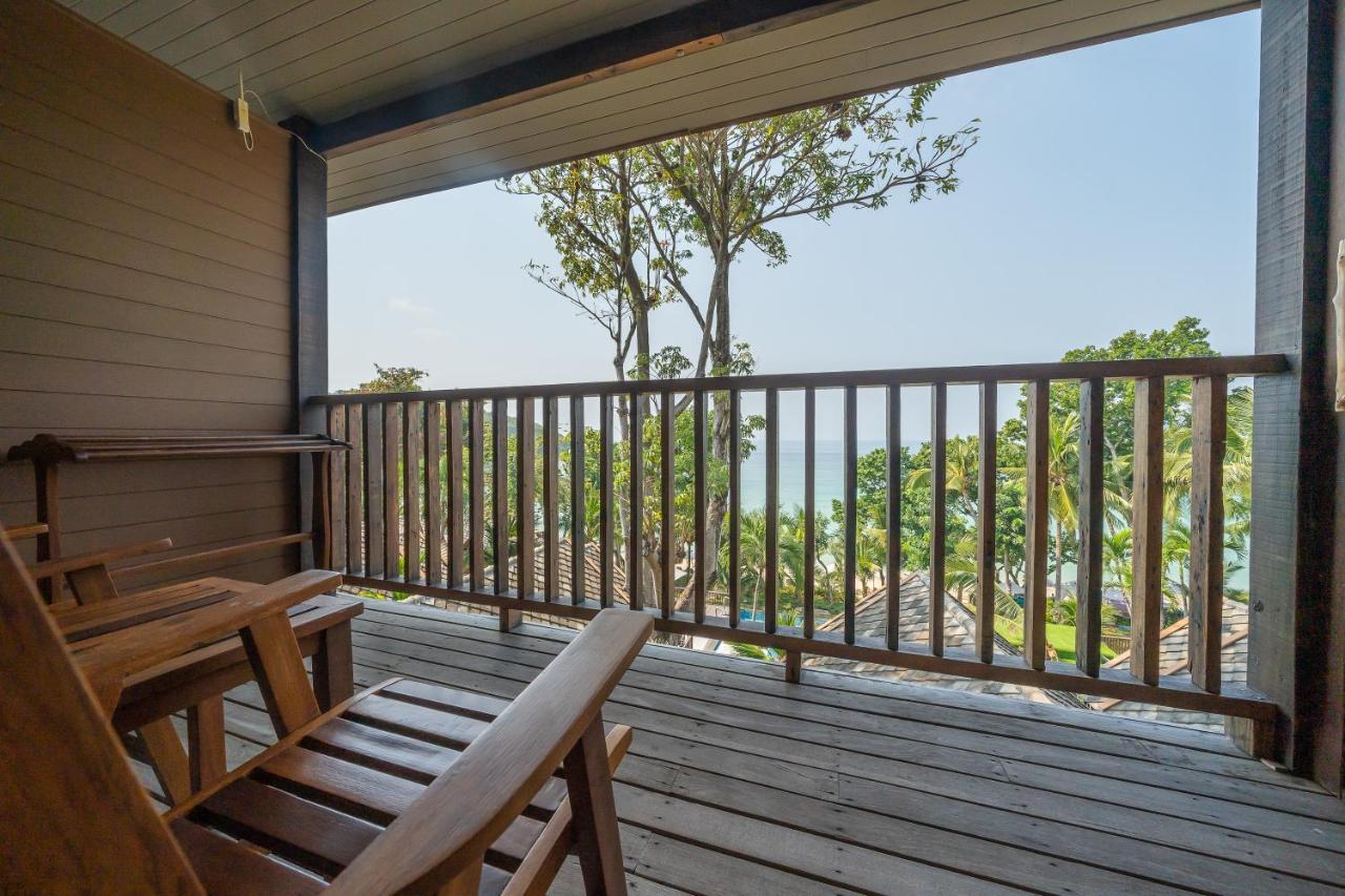 Deluxe Hillside Room