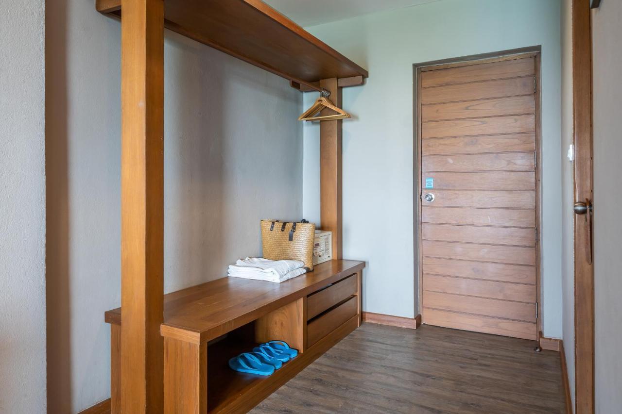 Deluxe Hillside Room
