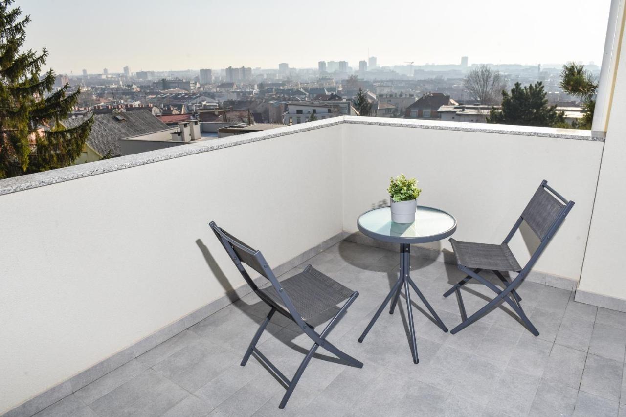 Deluxe Double Room with Balcony,1041569887:JPEG