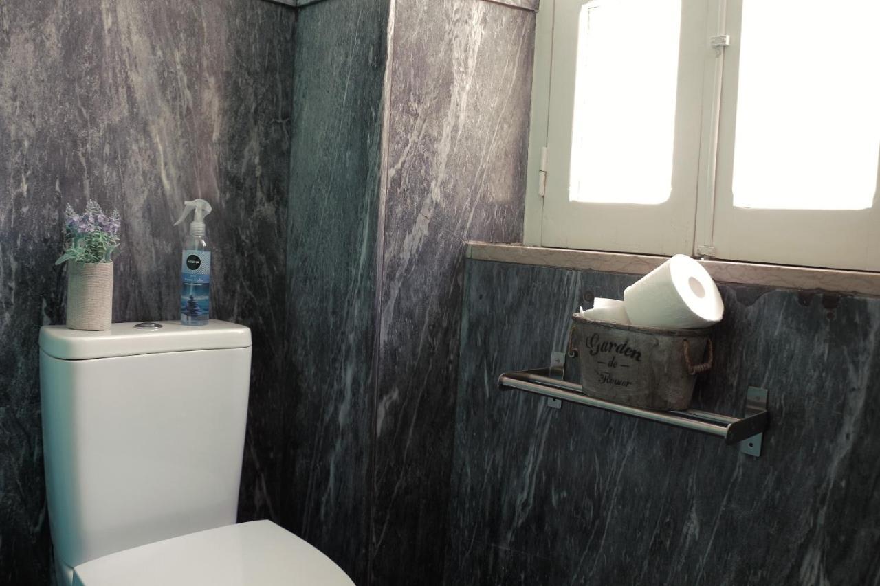 Twin Room Private External Bathroom,1049262778:JPEG