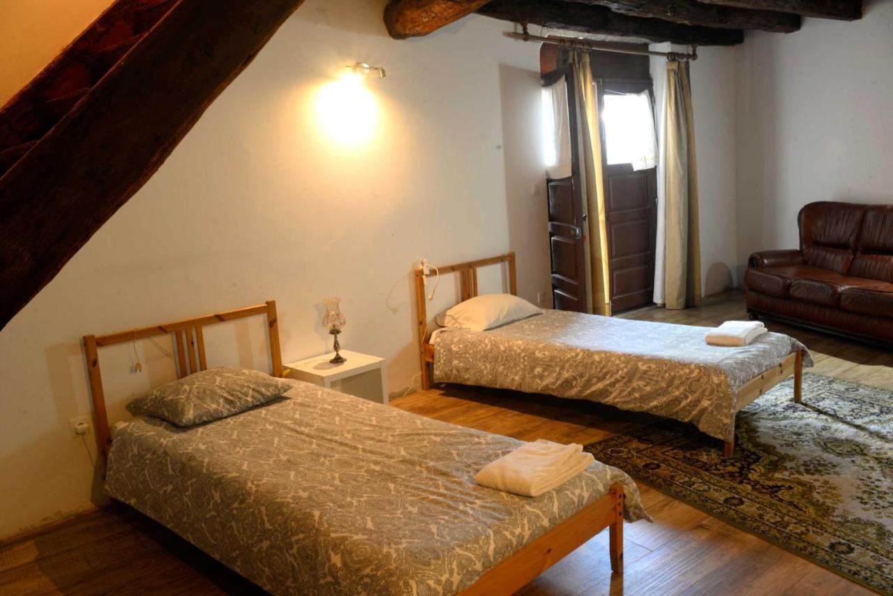 4-Bed Female Dormitory Room,927354622:JPEG