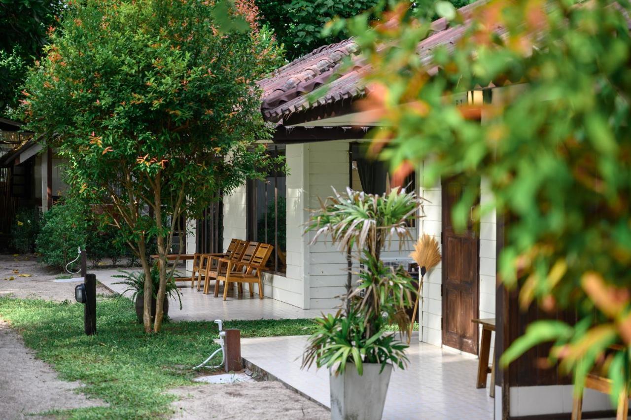 Bungalow Second Row Sea View