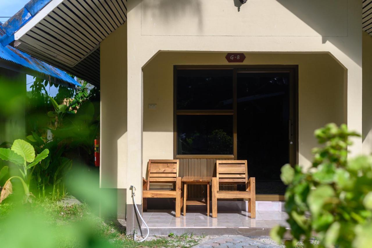 Bungalow Garden View
