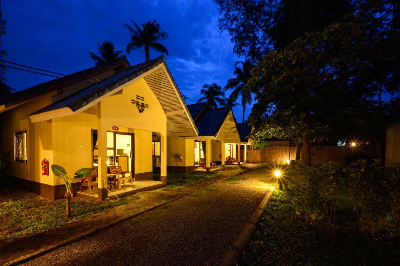 Bungalow Garden View