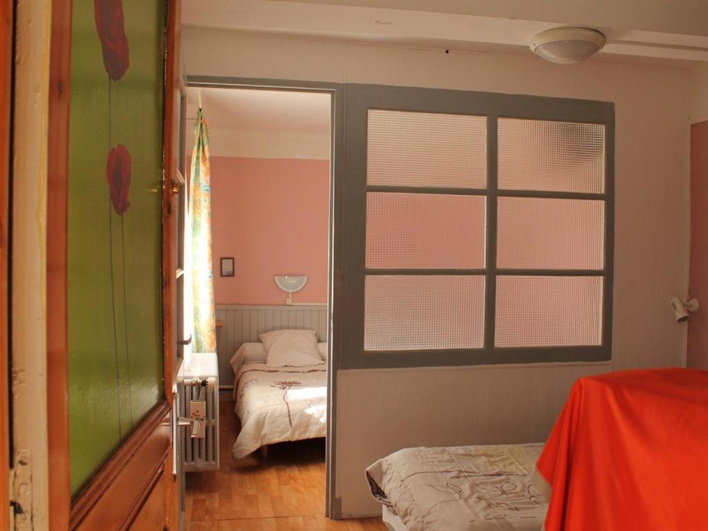 Chambre Triple avec Salle de Bains Privative