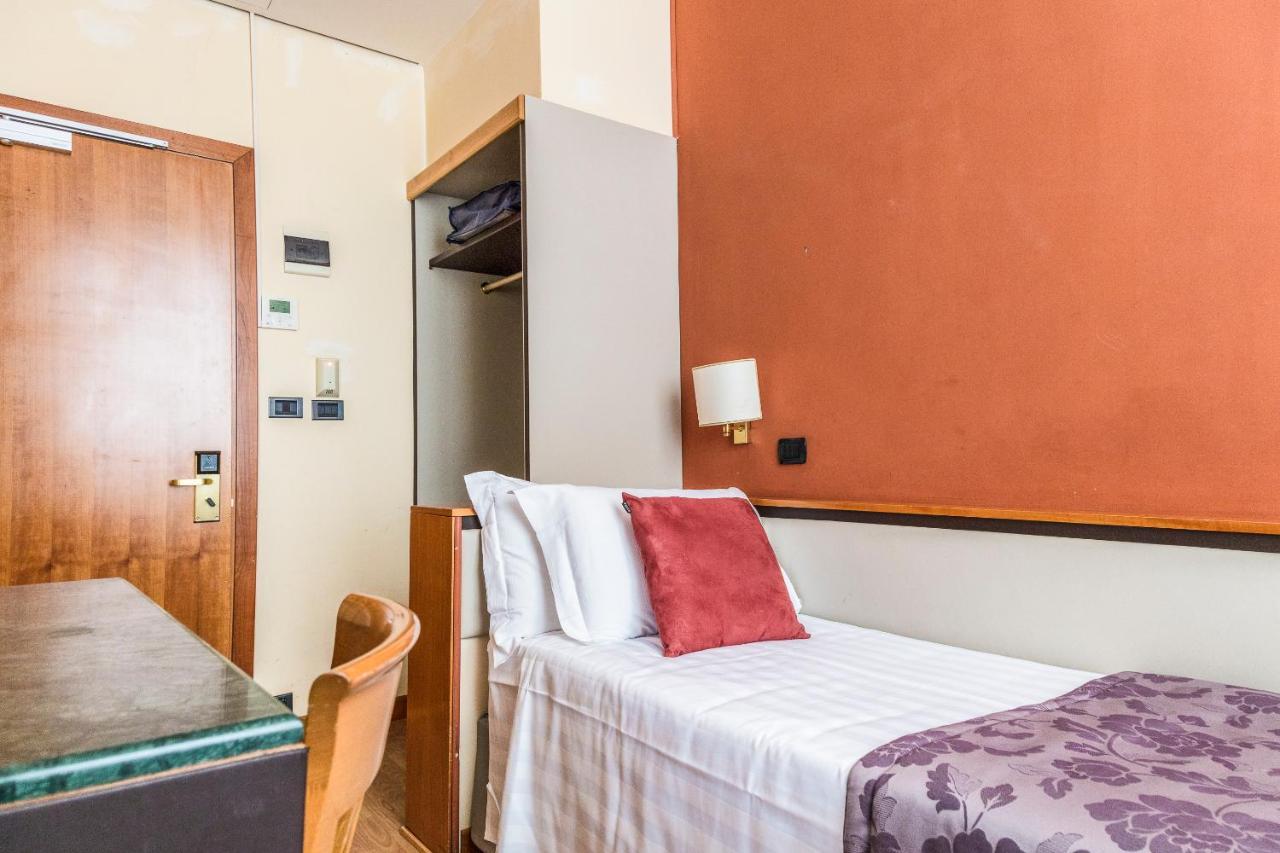 Single Room,1070725501:JPEG