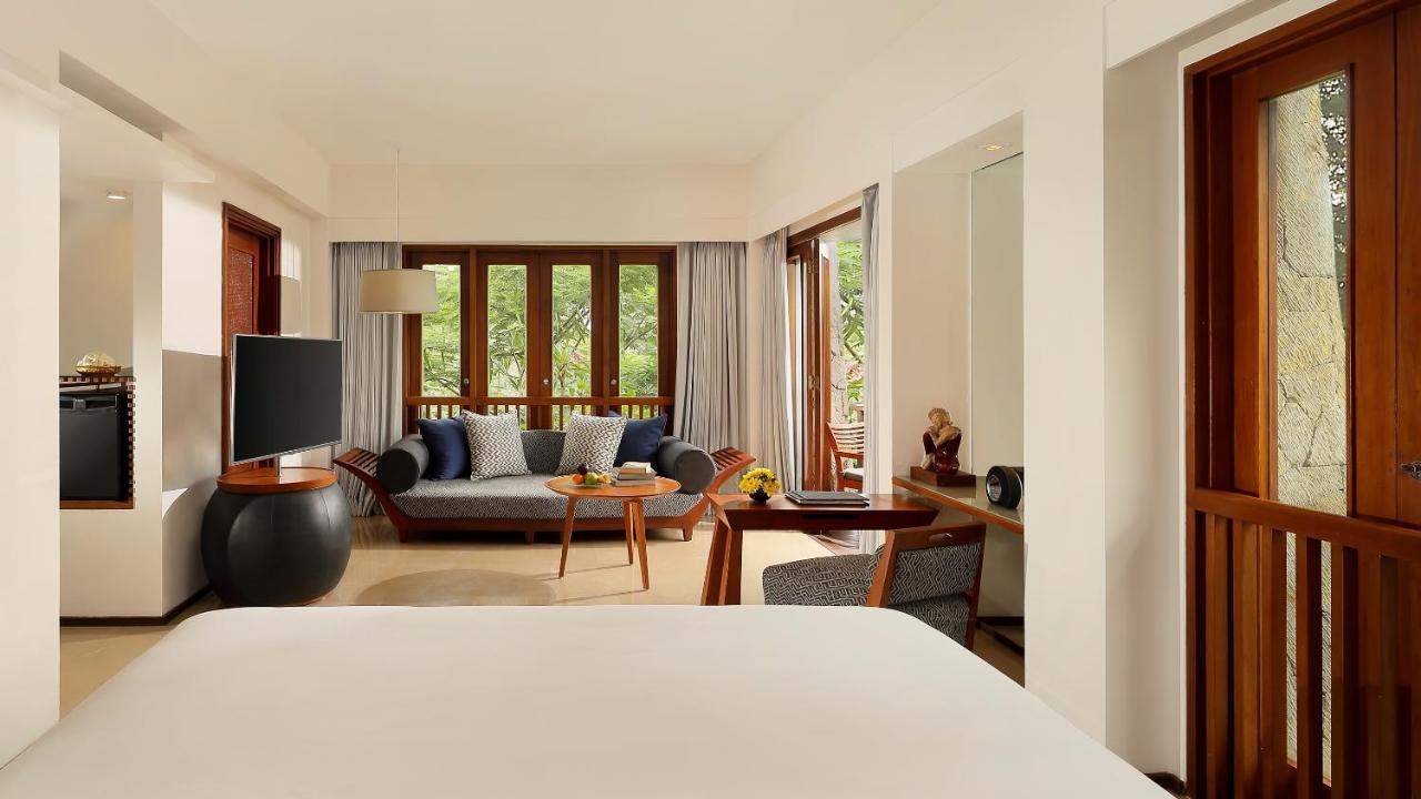 Impressive Forest Corner Suite with Butler Service - King Bed,1170177121:JPEG