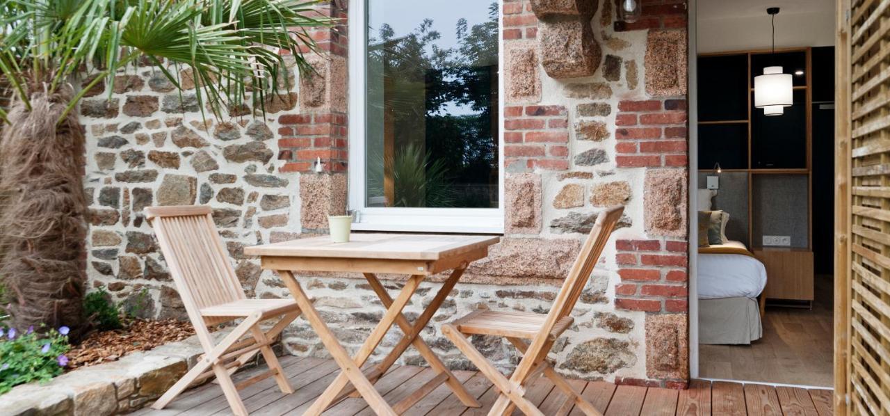 Chambre Double Supérieure avec Terrasse - Vue sur Jardin