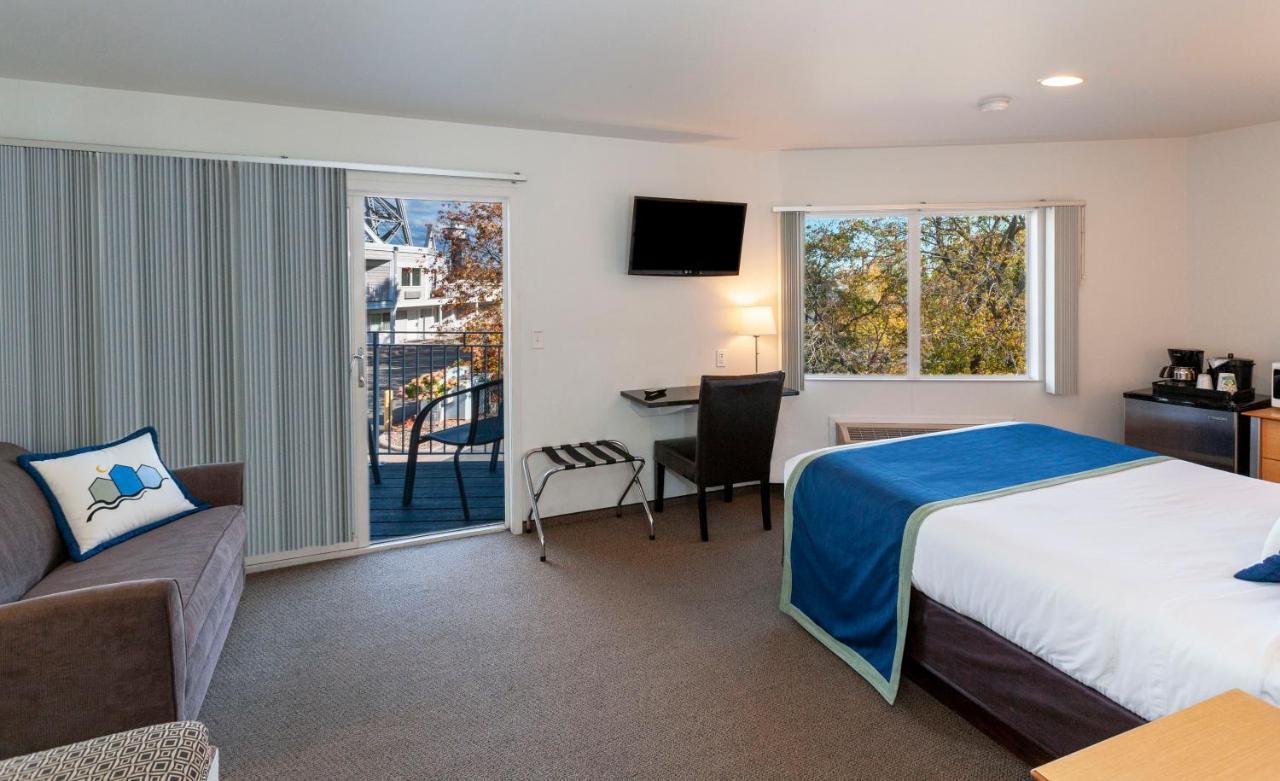 King Room with Balcony